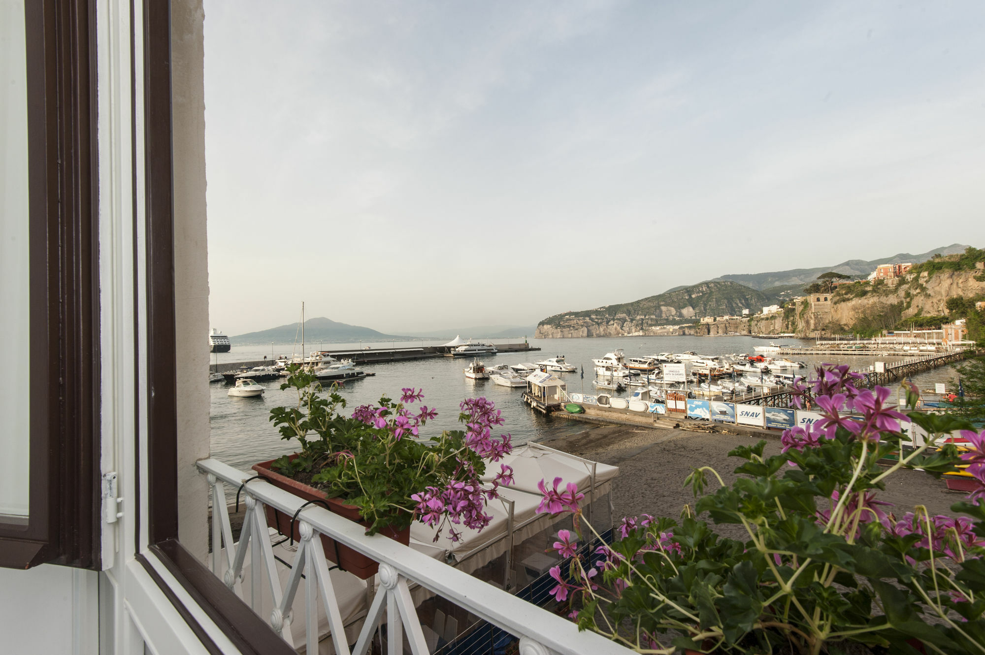 Surriento Suites Сорренто Экстерьер фото