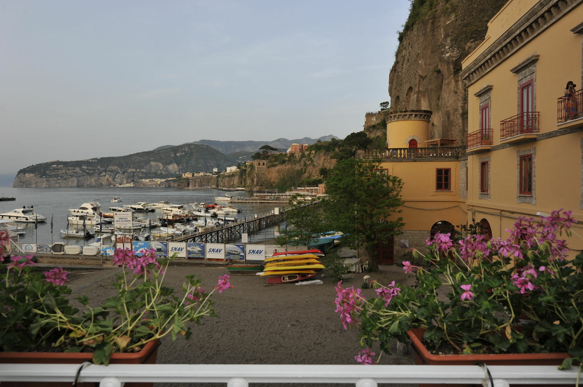 Surriento Suites Сорренто Экстерьер фото